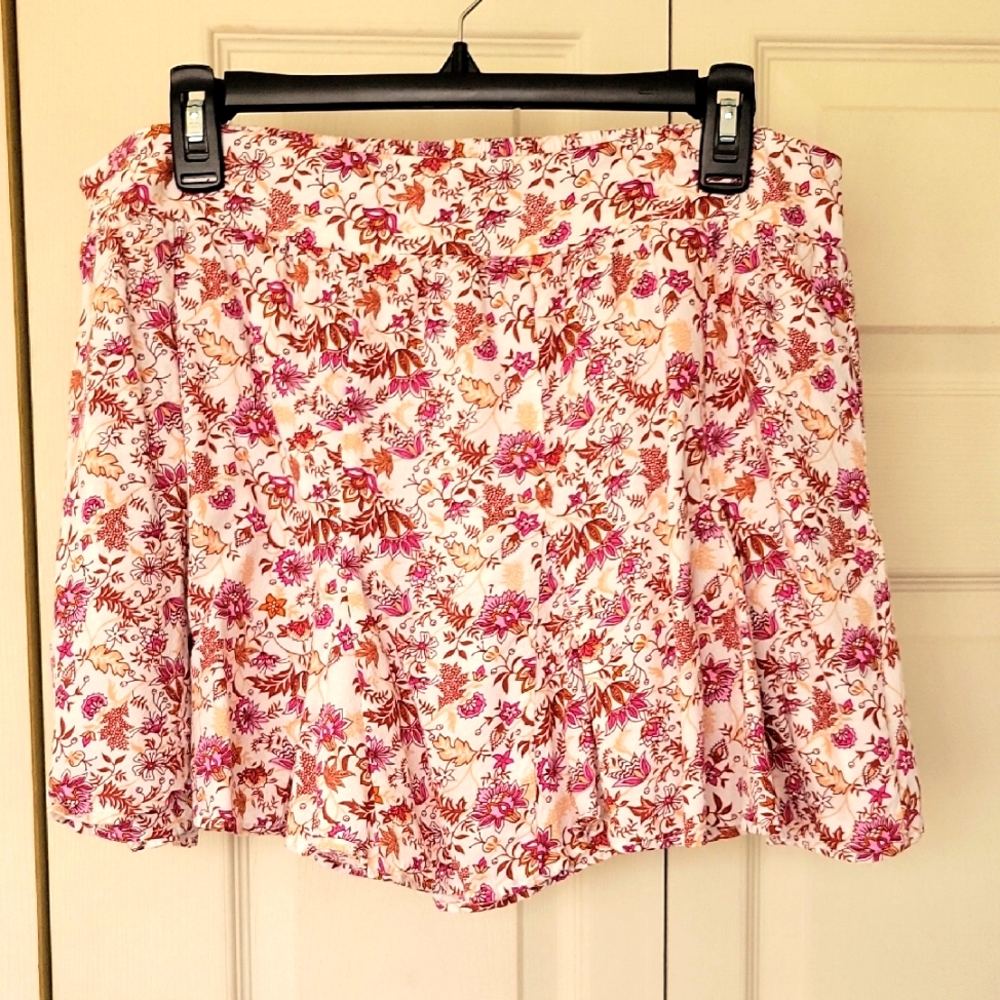 Jessica Simpson Floral 15" Skort with Pink and Red Pattern